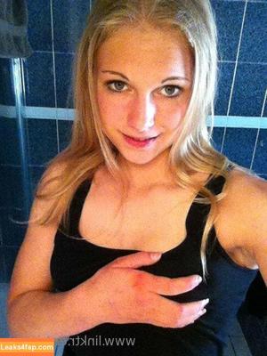 siswet19 photo #0945