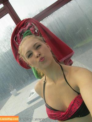 siswet19 photo #1526