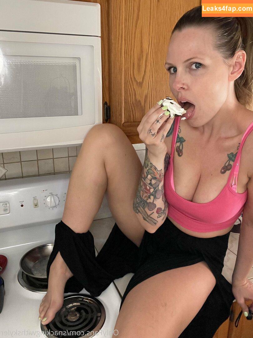 SkylerXO / XOXOSkyler1 / _skyler_xo / snackingwithskyler leaked photo photo #0458