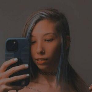 snickerz26 / girlwitha_brokensmile / snickerz69 leaked photo photo #0003