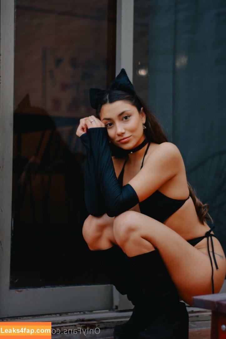 sofiaizaaa / sofiaizaa1 / sofiaizaa7 / sofiaotaiza22 leaked photo photo #0020