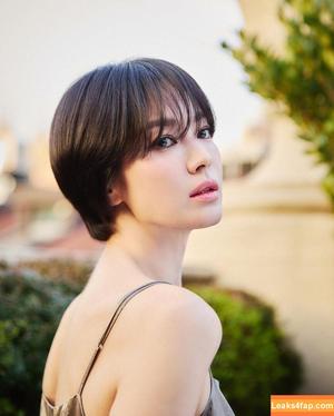 Song Hye-kyo photo #0026