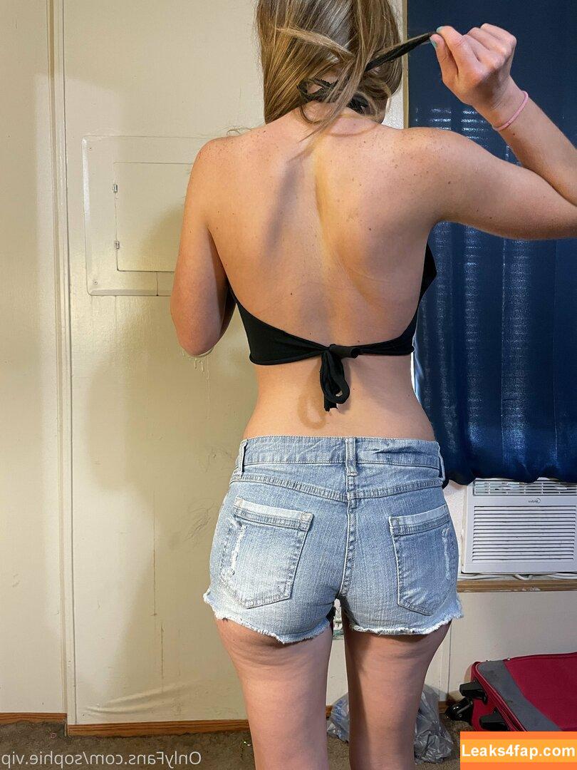 sophie.vip / sophiesselfies224 / sophiethebodyvip leaked photo photo #0006