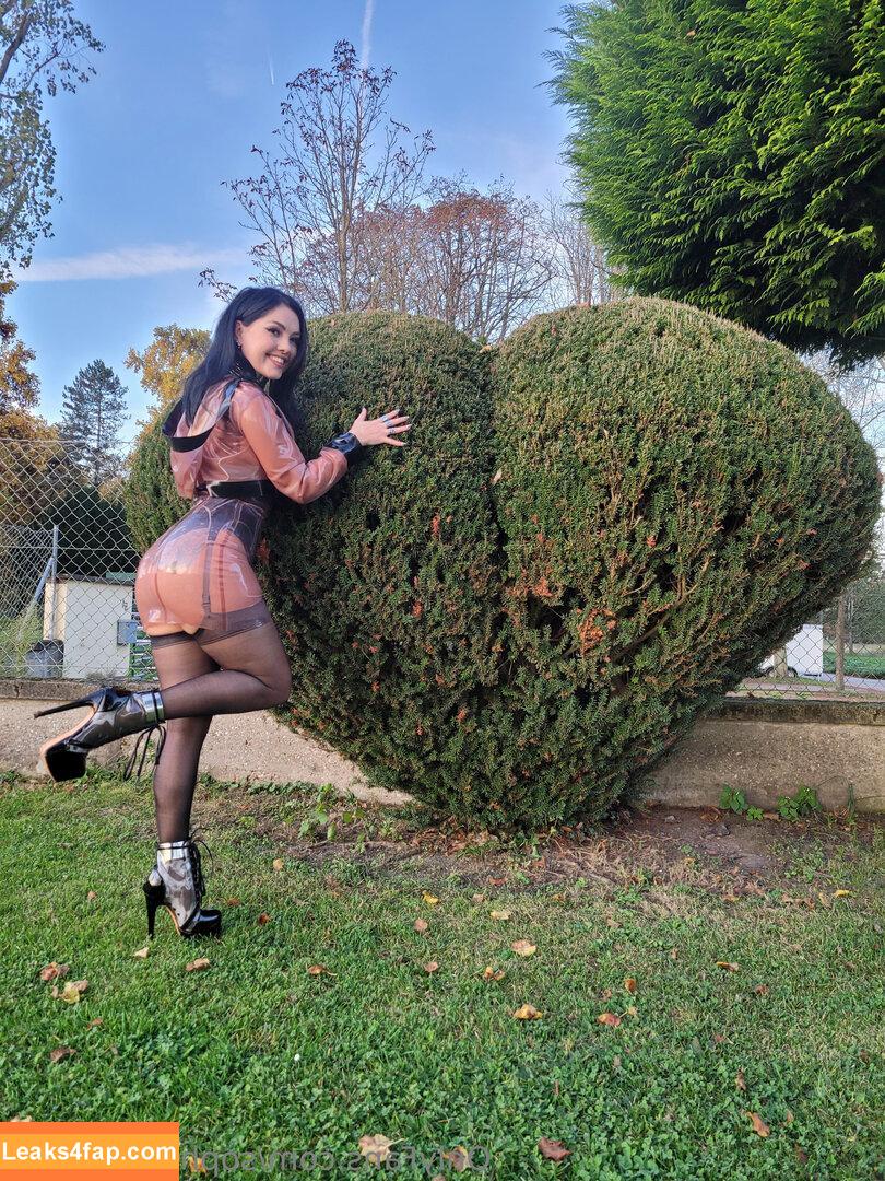 sophie_x_elodie /  leaked photo photo #0006
