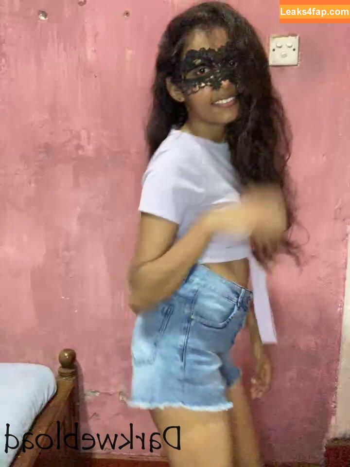 Sri Lanka / Sri Lankan Girls / hashini.guruge / poojaniperera leaked photo photo #0081