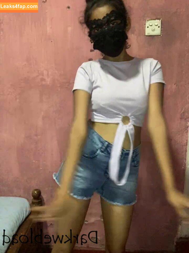 Sri Lanka / Sri Lankan Girls / hashini.guruge / poojaniperera leaked photo photo #0082