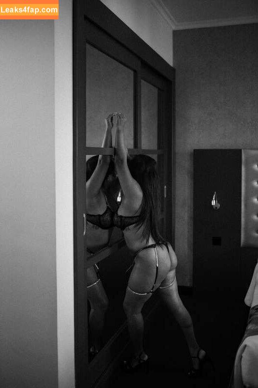 Sri Lanka / Sri Lankan Girls / hashini.guruge / poojaniperera leaked photo photo #0146