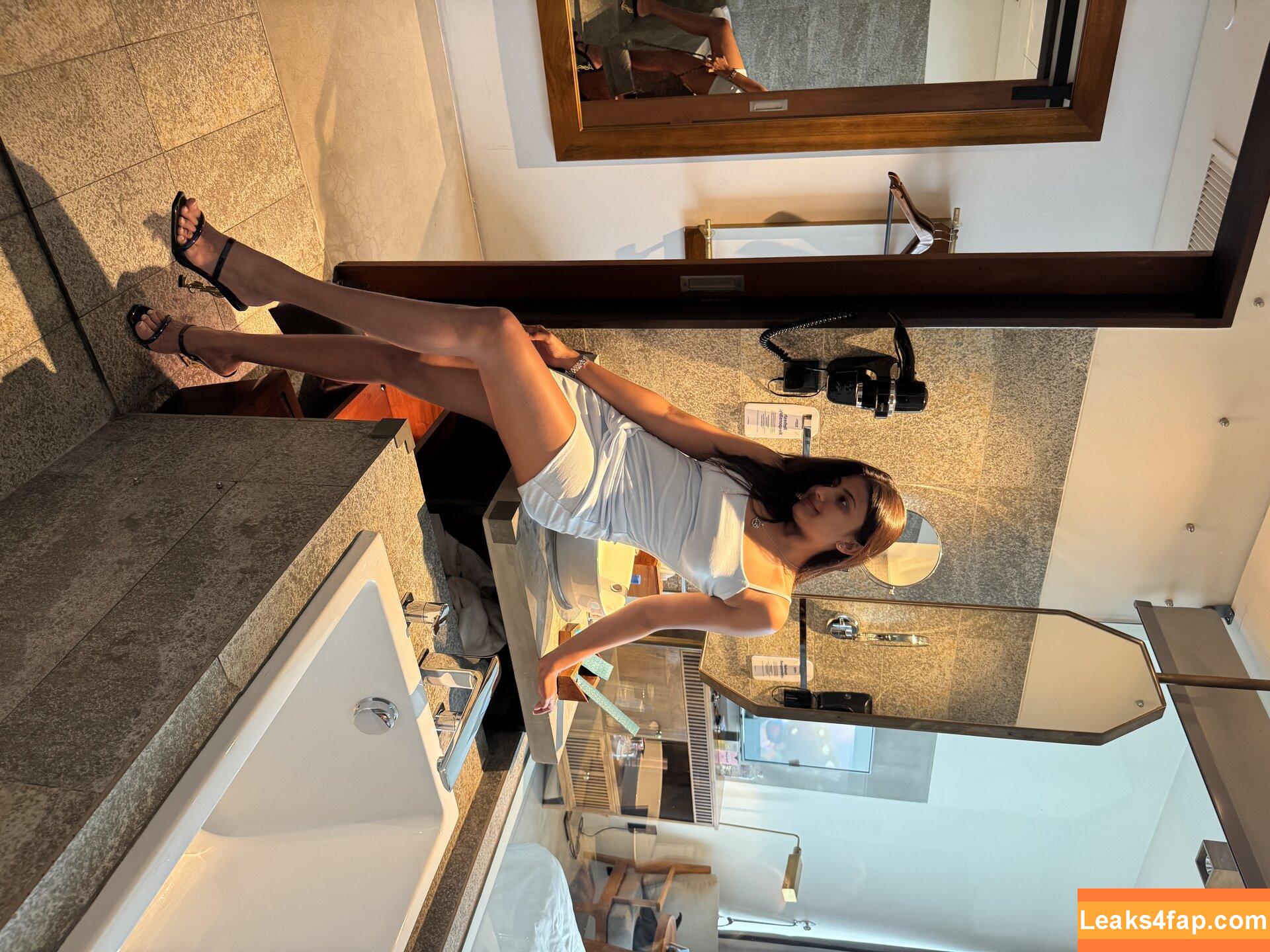 Sri Lanka / Sri Lankan Girls / hashini.guruge / poojaniperera leaked photo photo #0155