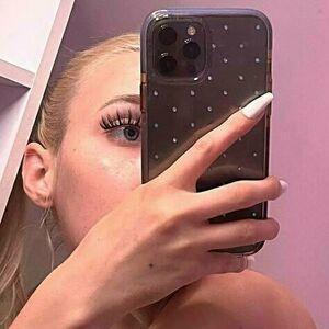 Stella Skye photo #0005