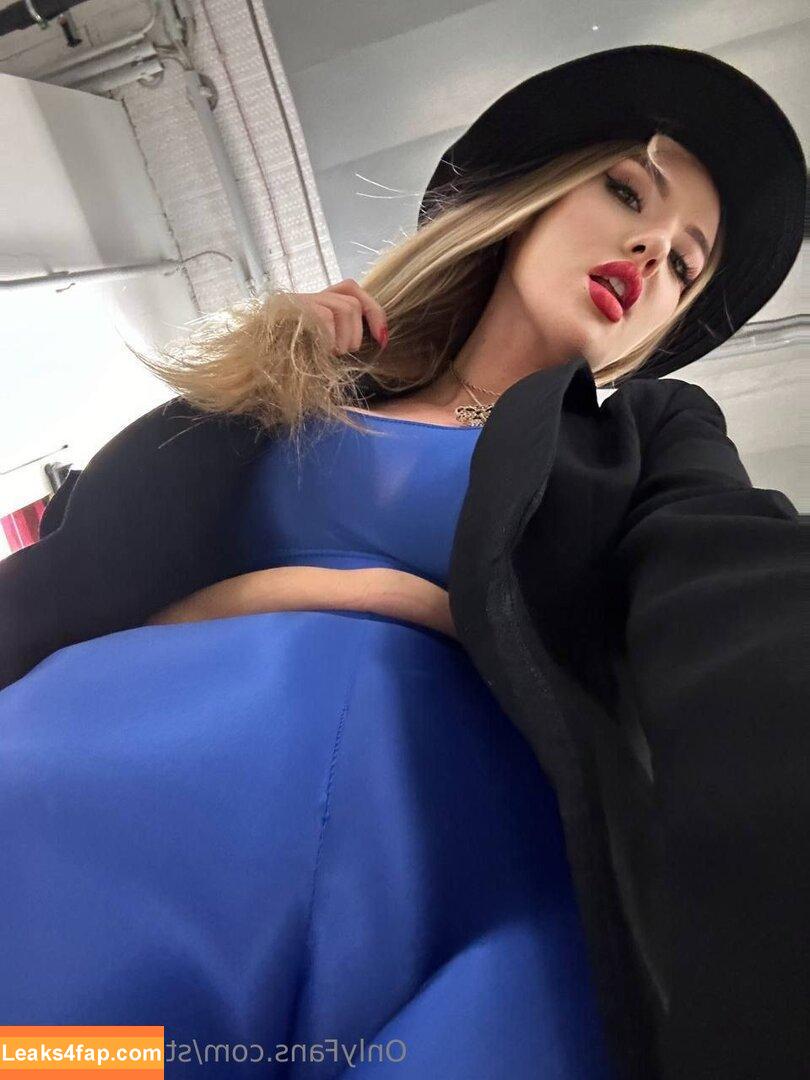 strapwoman /  leaked photo photo #0002