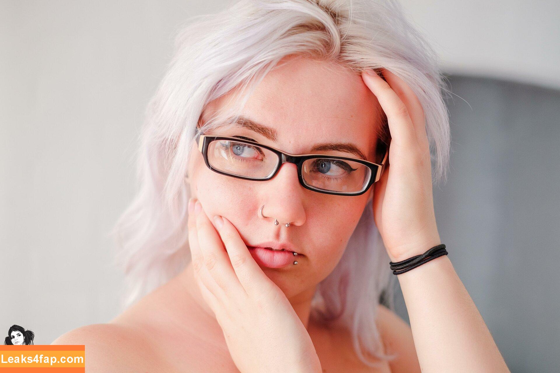 sylvermoon / sylver.moon leaked photo photo #0098