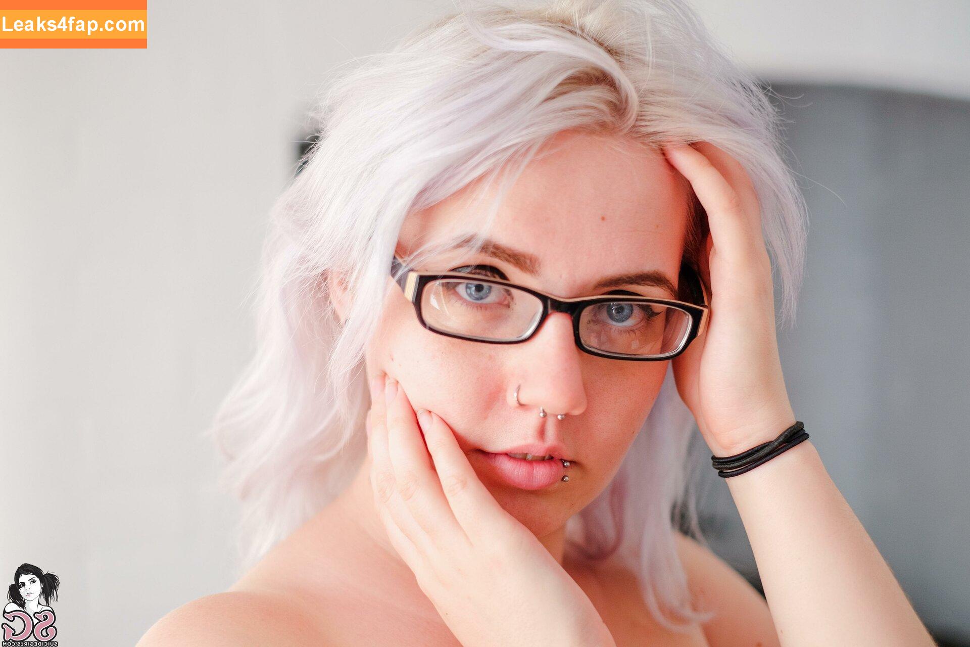 sylvermoon / sylver.moon leaked photo photo #0099