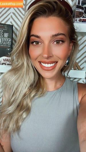Taylor Mathis photo #0008