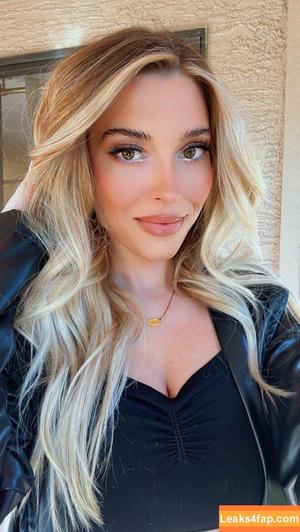 Taylor Mathis photo #0028