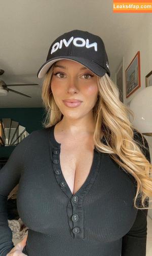 Taylor Mathis photo #0161