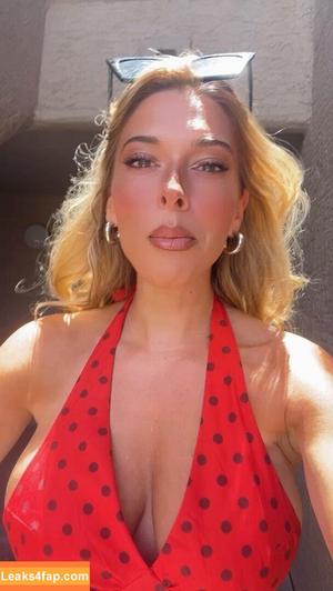 Taylor Mathis photo #0197