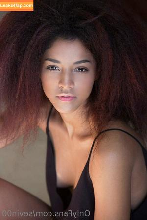 Thalia Bellazecca photo #0030