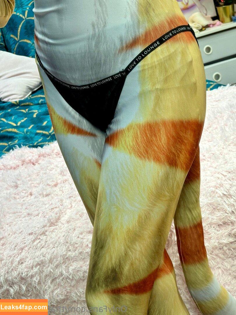 thatyellowkitty /  leaked photo photo #0006