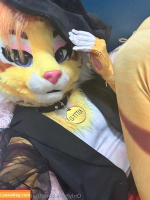 thatyellowkitty photo #0011