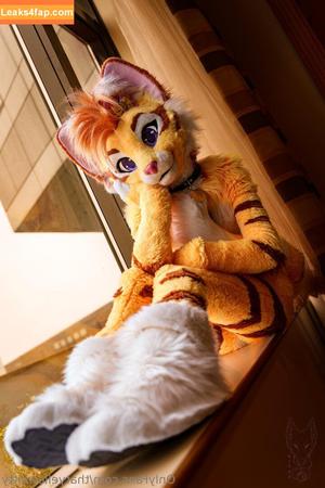 thatyellowkitty photo #0015