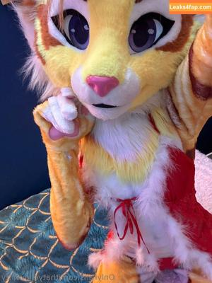 thatyellowkitty photo #0025