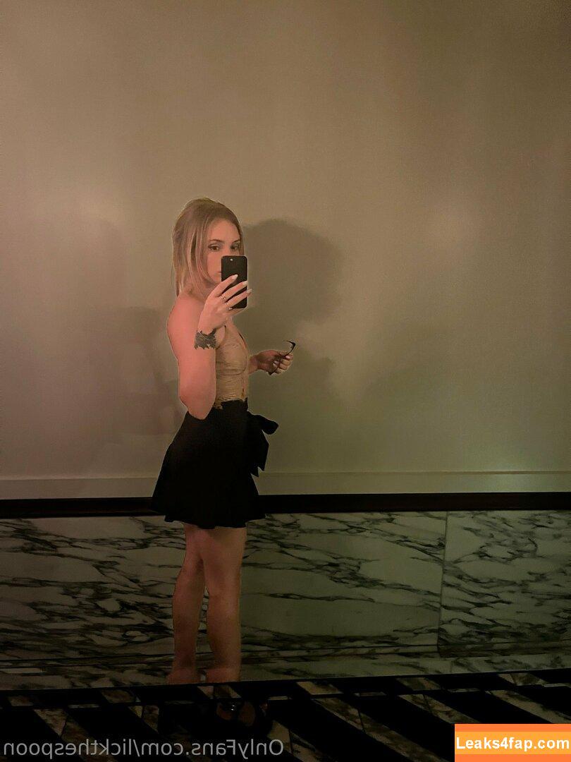 The Baker Next Door / julia_xrose / thebakernextdoor leaked photo photo #0020