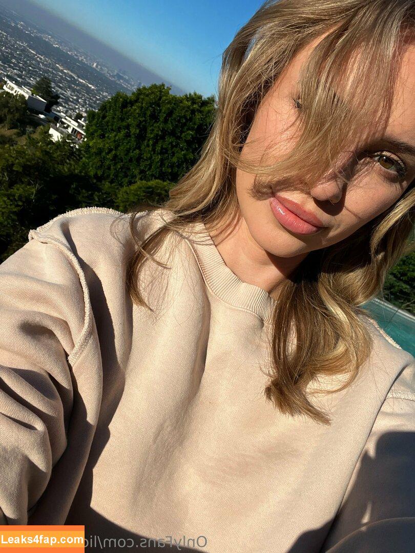 The Baker Next Door / julia_xrose / thebakernextdoor leaked photo photo #0027