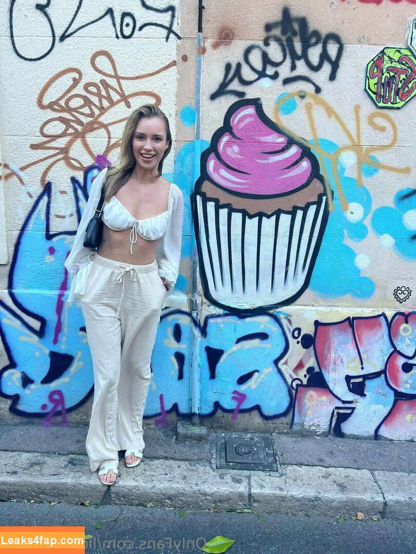 The Baker Next Door / julia_xrose / thebakernextdoor leaked photo photo #0028