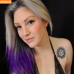 themoistqueen photo #0027