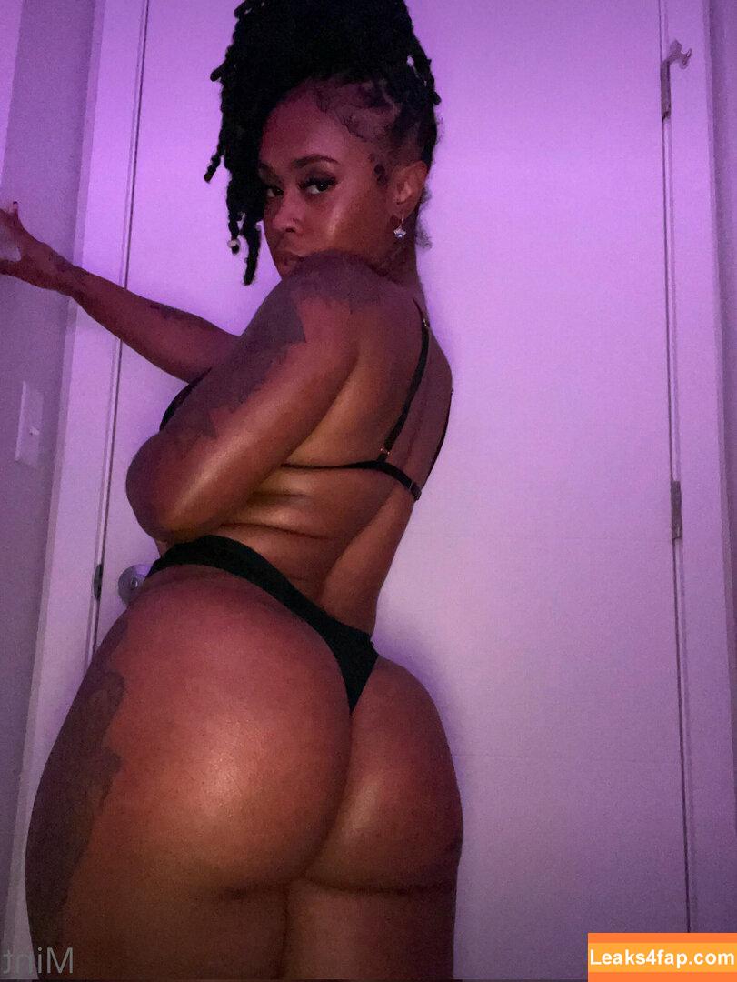 therealbombshell_mint / thereal_mint leaked photo photo #0001