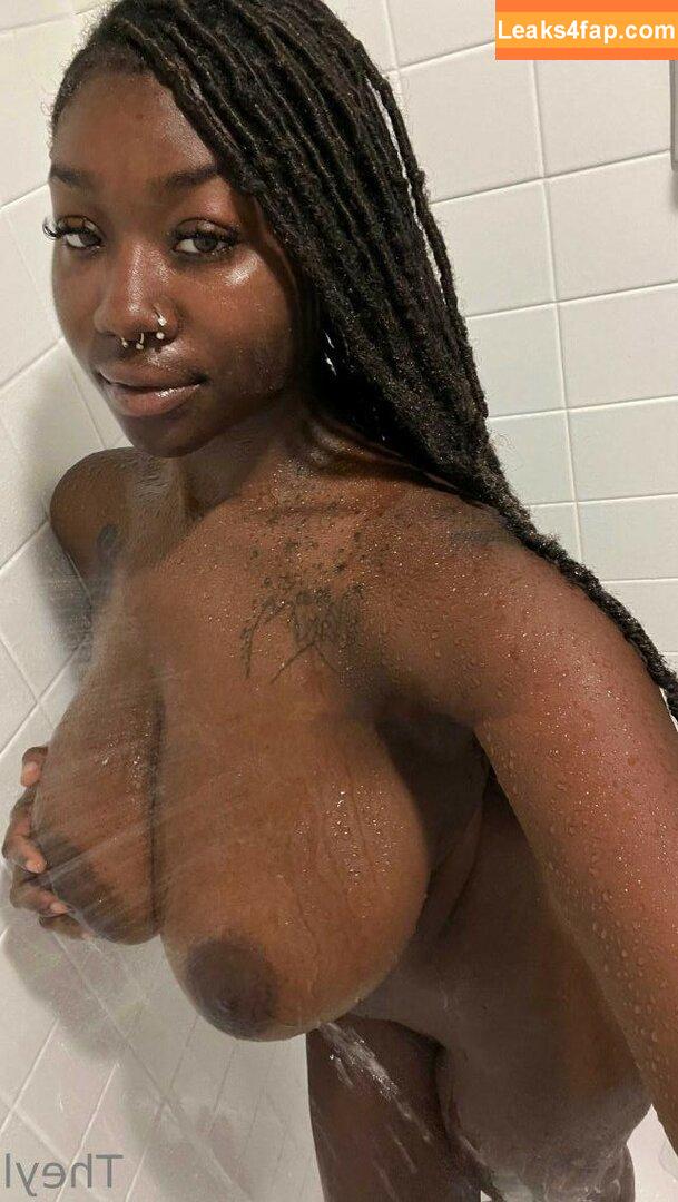 theyluvvleila / theyluvv.leila leaked photo photo #0135