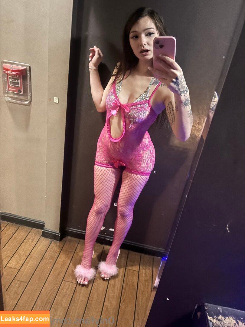 thicnpretty /  leaked photo photo #0015
