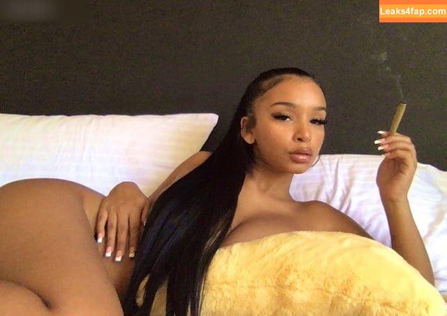 thumbalinaxxx /  leaked photo photo #0003