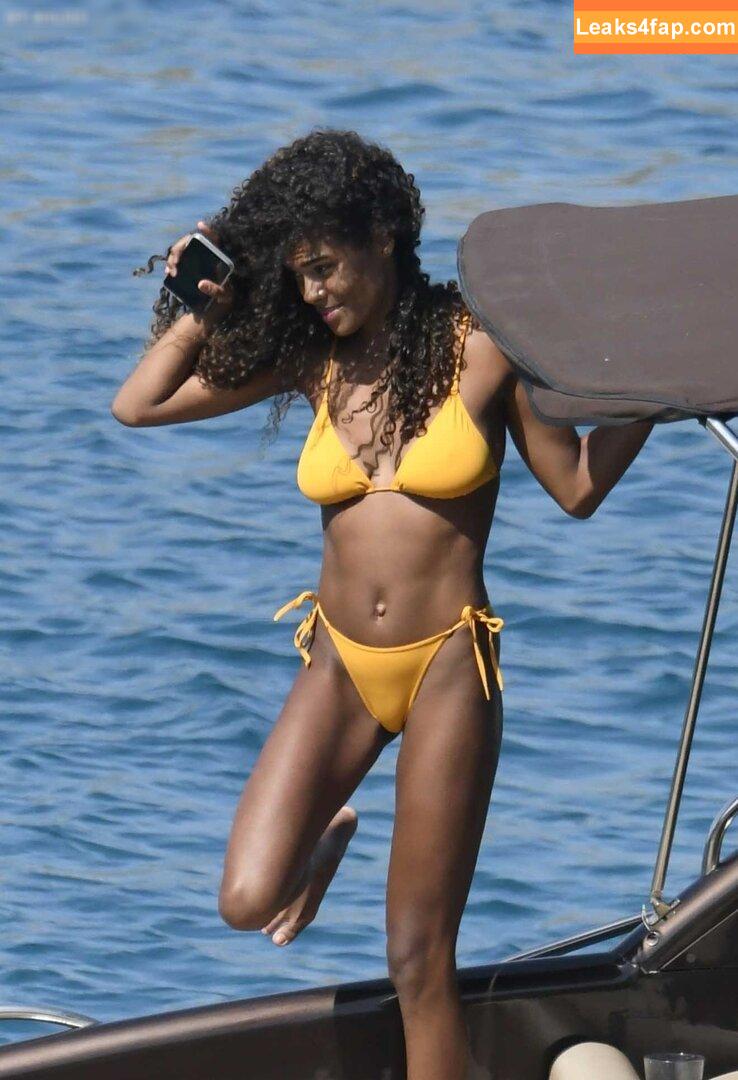 Tina Kunakey /  leaked photo photo #0017
