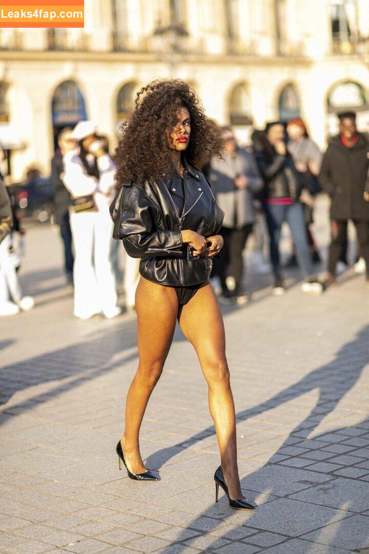 Tina Kunakey /  leaked photo photo #0027