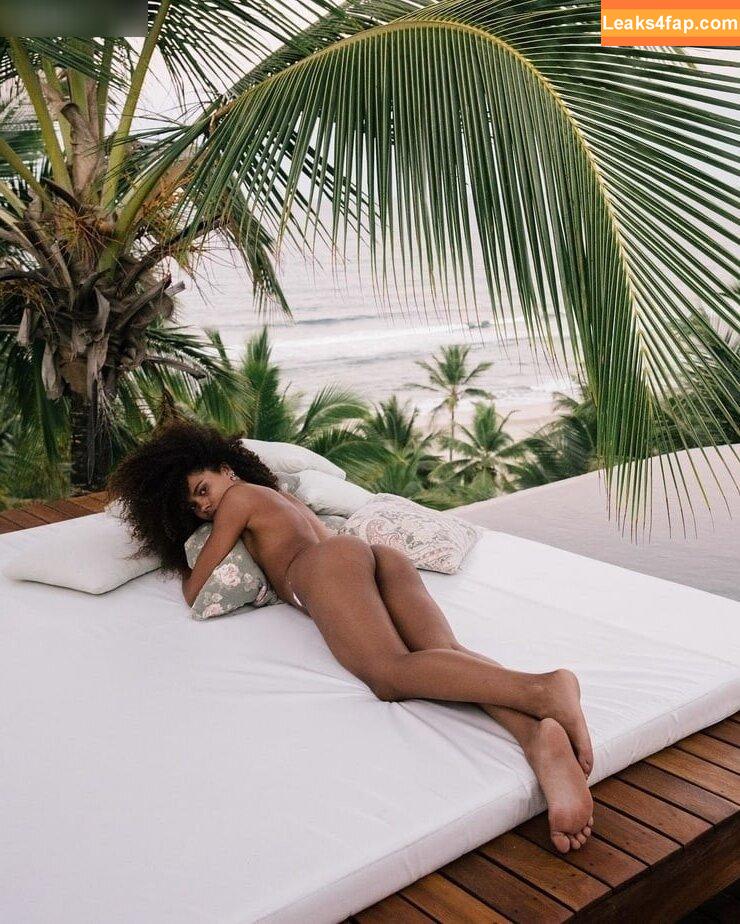 Tina Kunakey /  leaked photo photo #0028