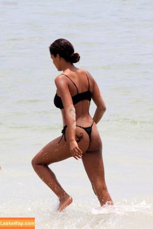 Tina Kunakey photo #0039