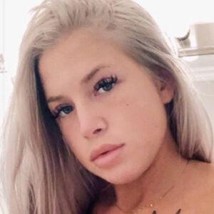 Twinsquebecoise / Jessica Massie / Sara Massie / Saraxxe / jessica21 leaked photo photo #0005