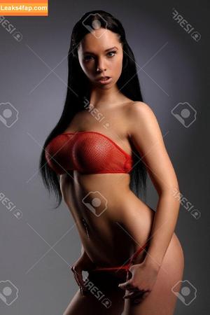 Tyra Kadney photo #0100