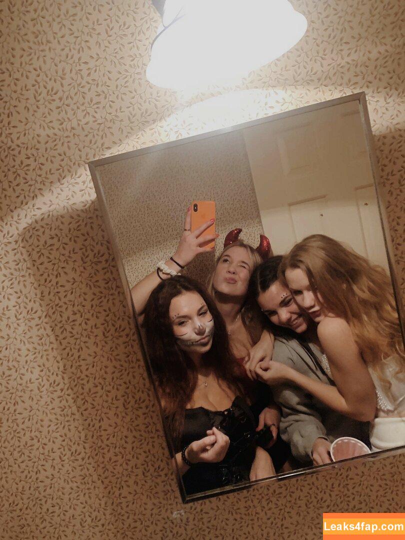 ___u_l_i.a_n_a___ / ____u_l_i.a_n_a____ leaked photo photo #0010