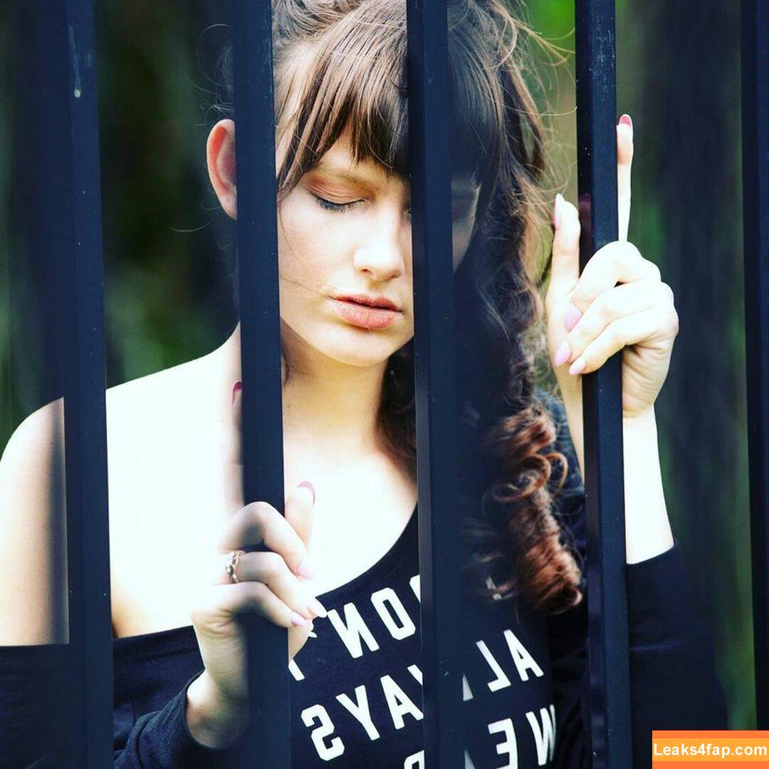Uncensoredbasti / Bastila / https: / immadeofplastic leaked photo photo #0024