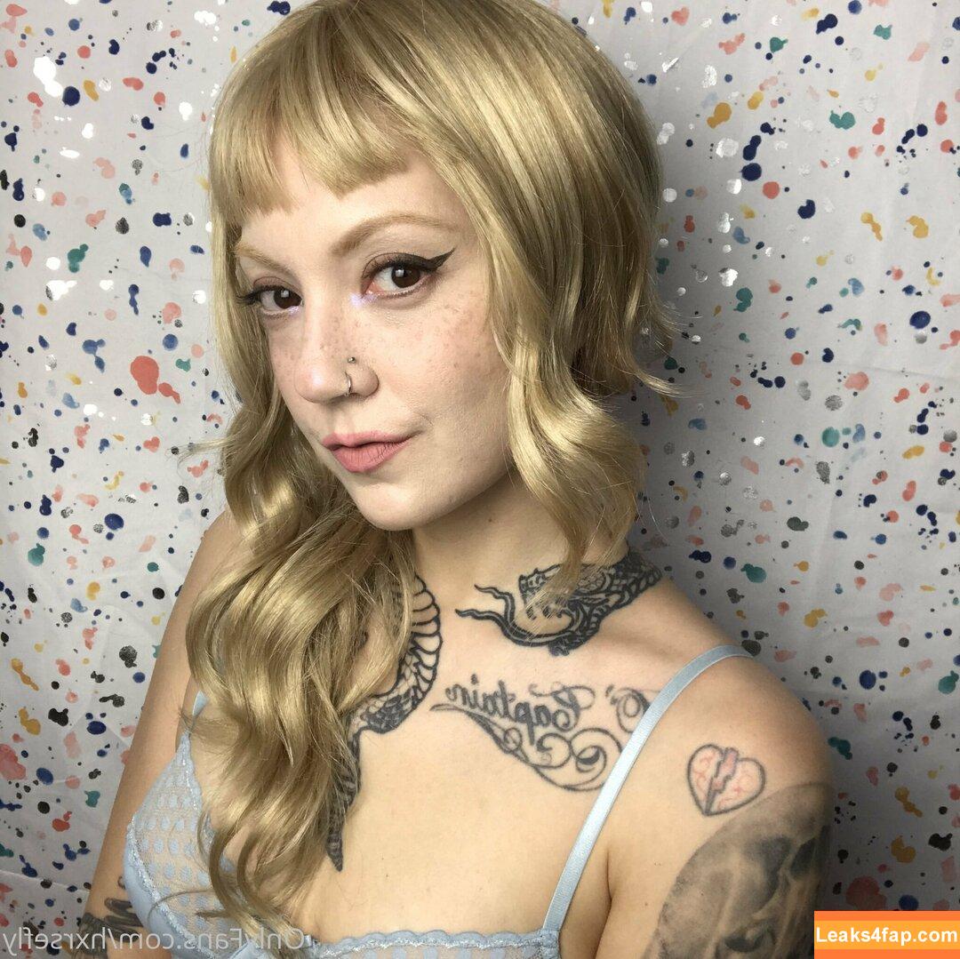 userelaine_exe /  leaked photo photo #0024