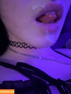 Valvampire photo #0039