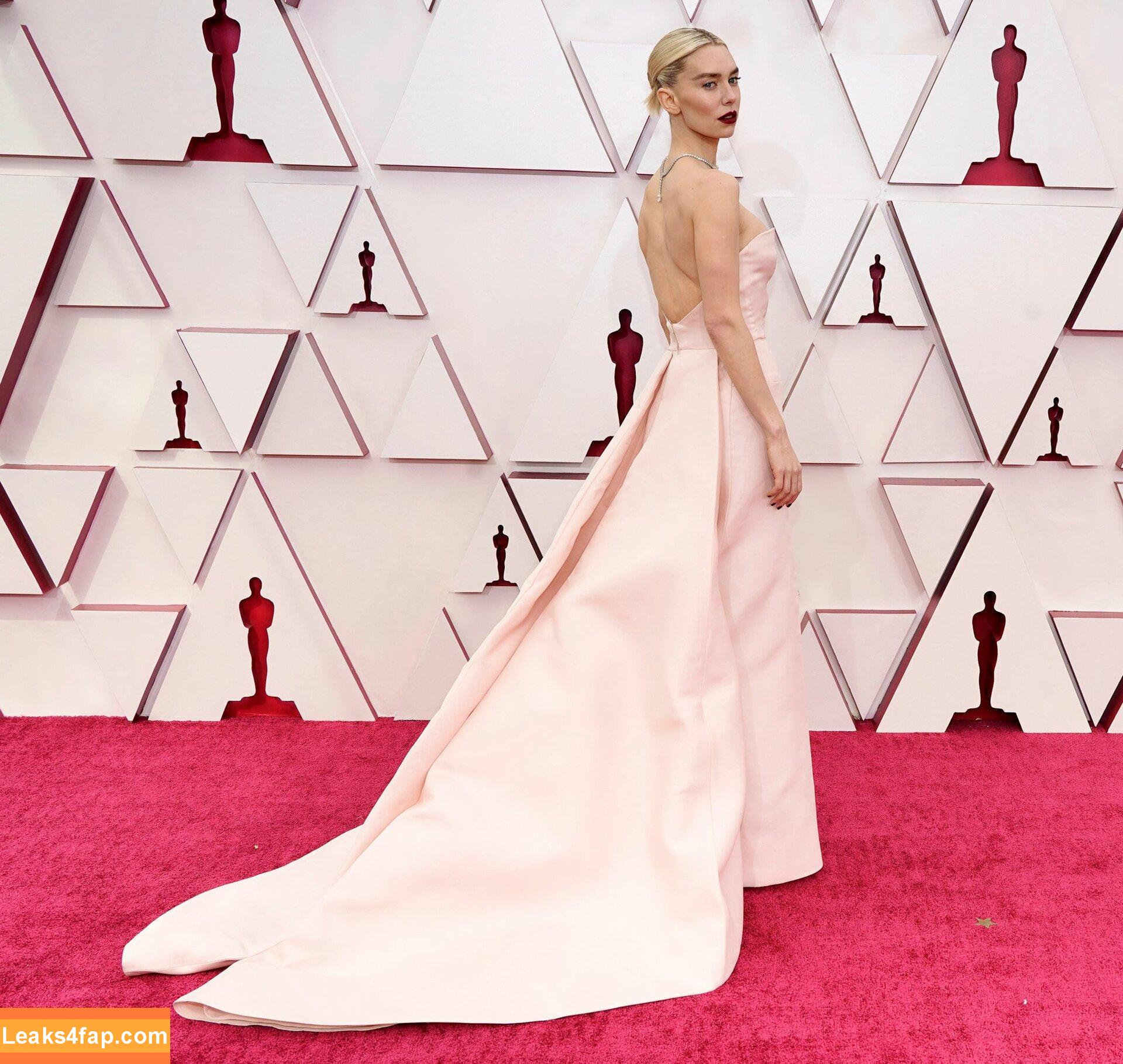 Vanessa Kirby / kirbyshae420 / vanessa__kirby слитое фото фото #0025