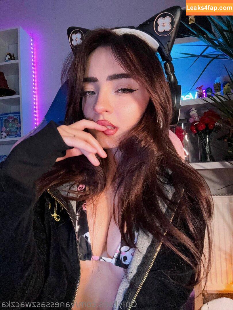 vanessaszwaczka /  leaked photo photo #0003