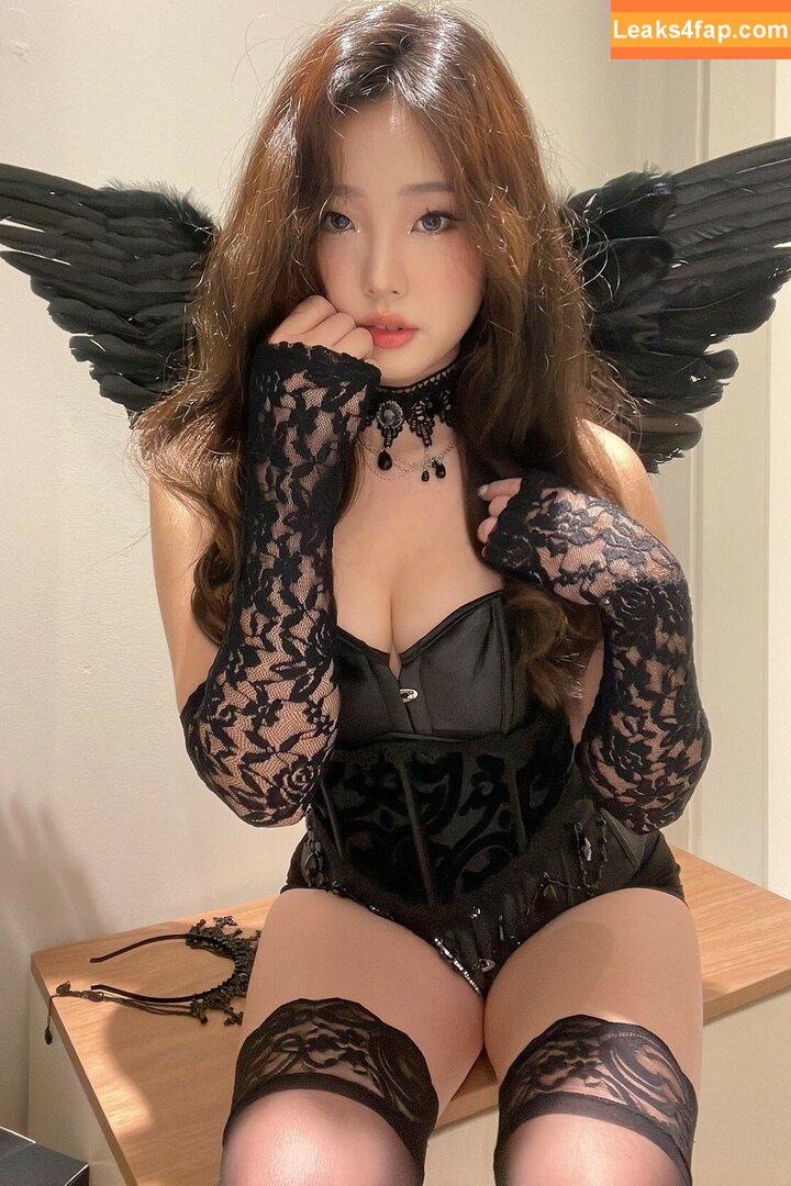 Victoria Nguyen / Vmynguyen / victoriamynguyen leaked photo photo #0241
