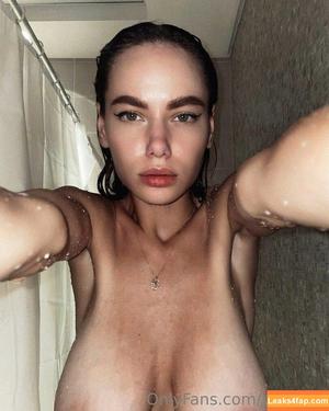Vikkiraw photo #0026