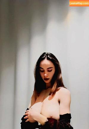 Vikkiraw photo #0040