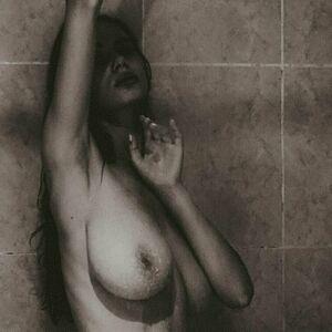 Vikkiraw photo #0057
