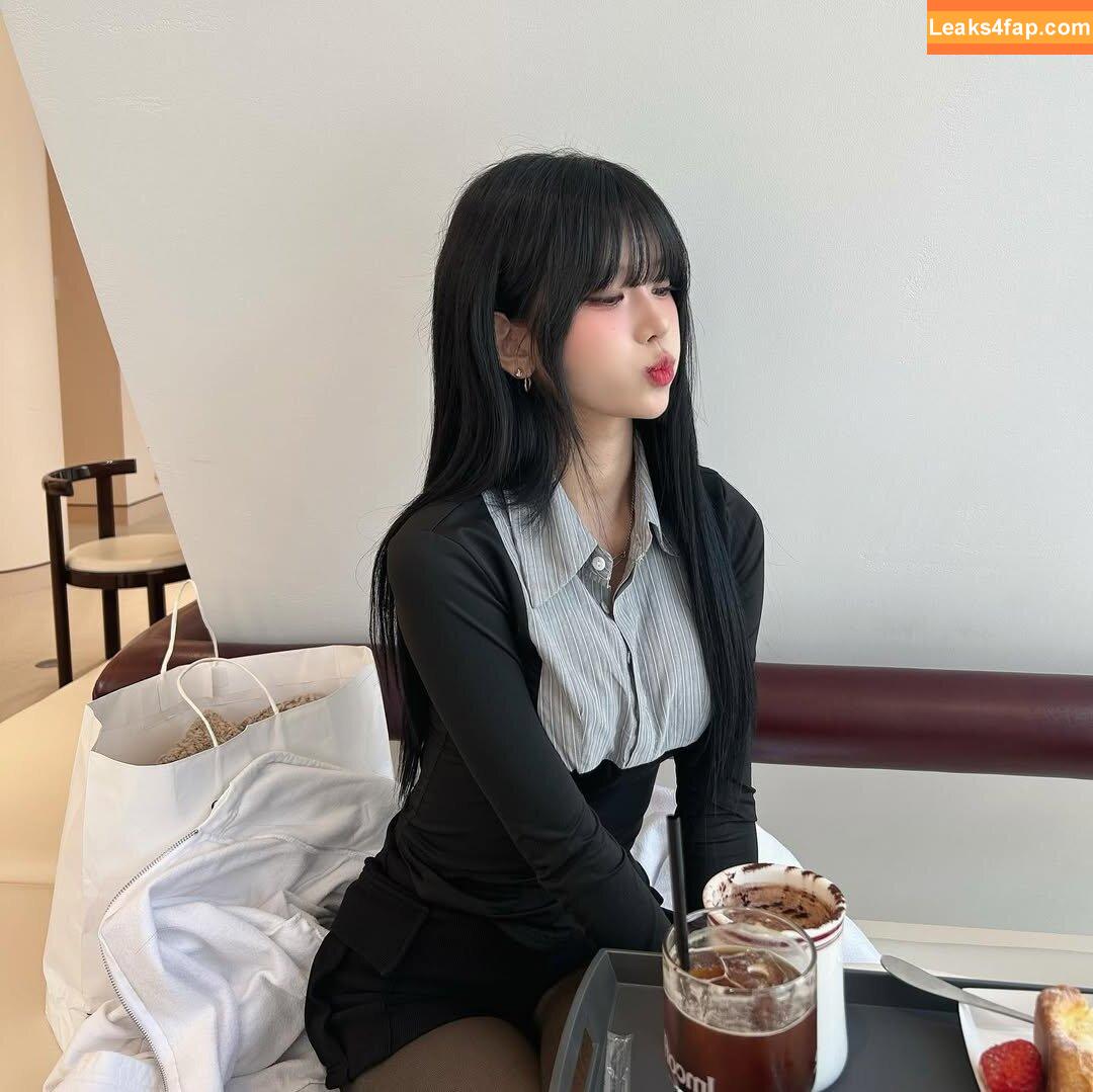 we8136 / suri_s2_ / 최솜이 leaked photo photo #0024